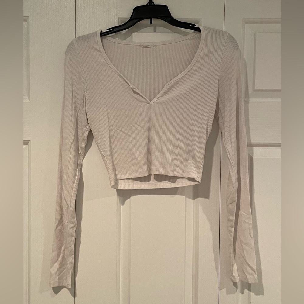 Garage notch neck long sleeve
